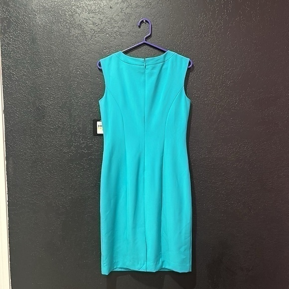 Ellen Tracy turquoise women’s dress with gold chain closure at neck line Size 4 - Picture 3 of 5
